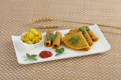 Thepla with Suki-bhaji