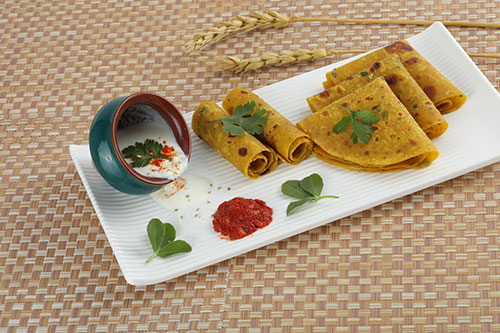 Thepla with Dahi(Curd)